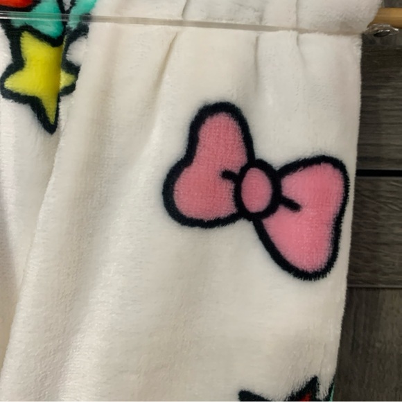 New Hello Kitty Christmas Wreath & Tree Dress Plush 60" x 70" Throw Blanket - Picture 5 of 9